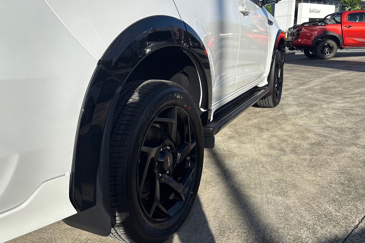2024 Isuzu MU-X X-TERRAIN
