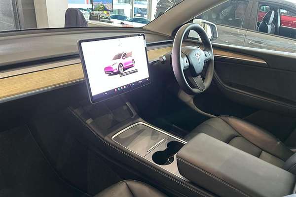 2023 Tesla Model Y Rear-Wheel Drive