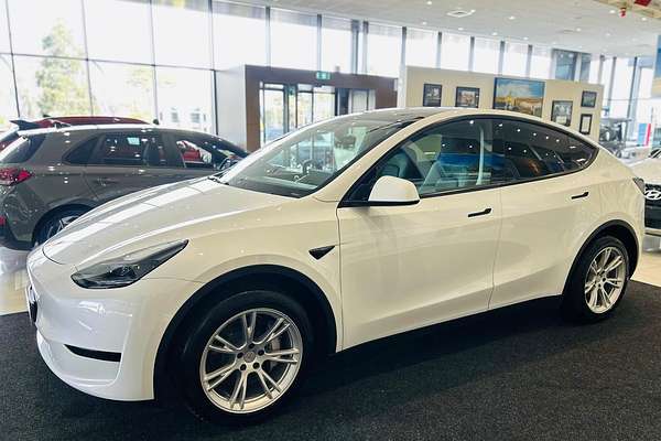 2023 Tesla Model Y Rear-Wheel Drive