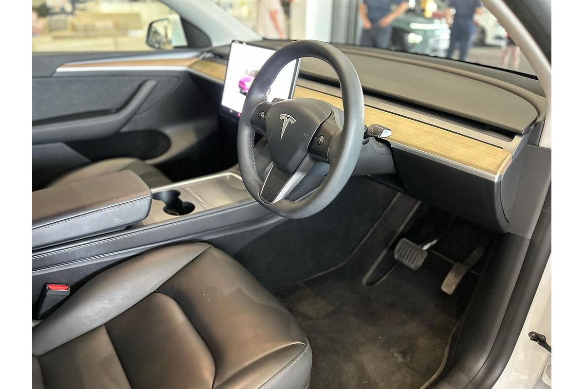 2023 Tesla Model Y Rear-Wheel Drive