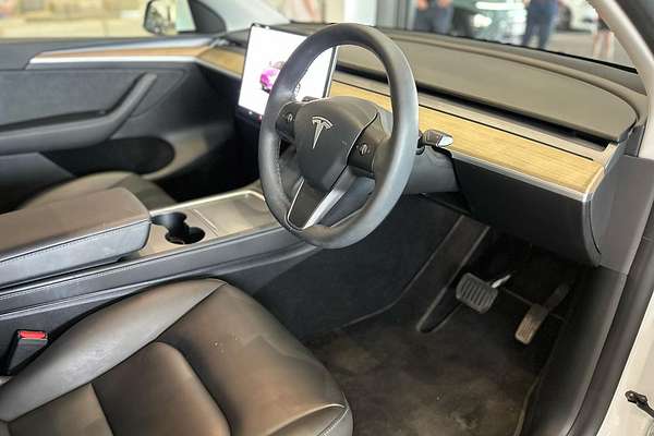 2023 Tesla Model Y Rear-Wheel Drive