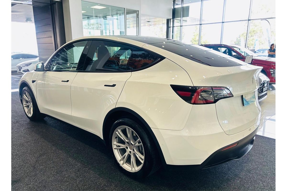 2023 Tesla Model Y Rear-Wheel Drive