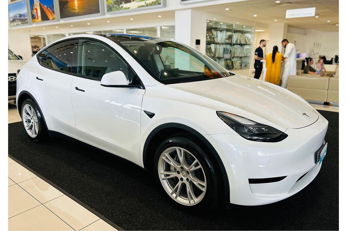 2023 Tesla Model Y Rear-Wheel Drive
