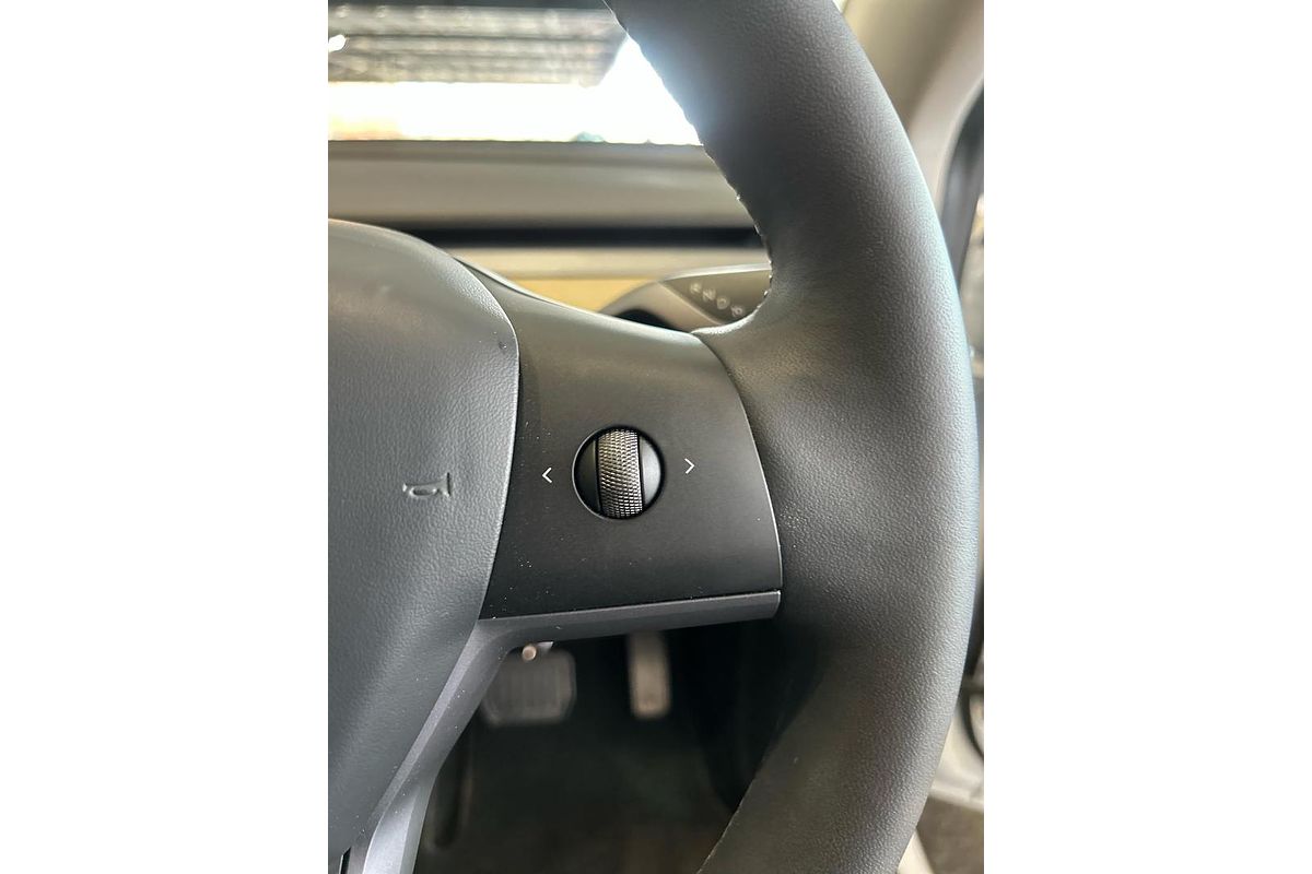 2023 Tesla Model Y Rear-Wheel Drive