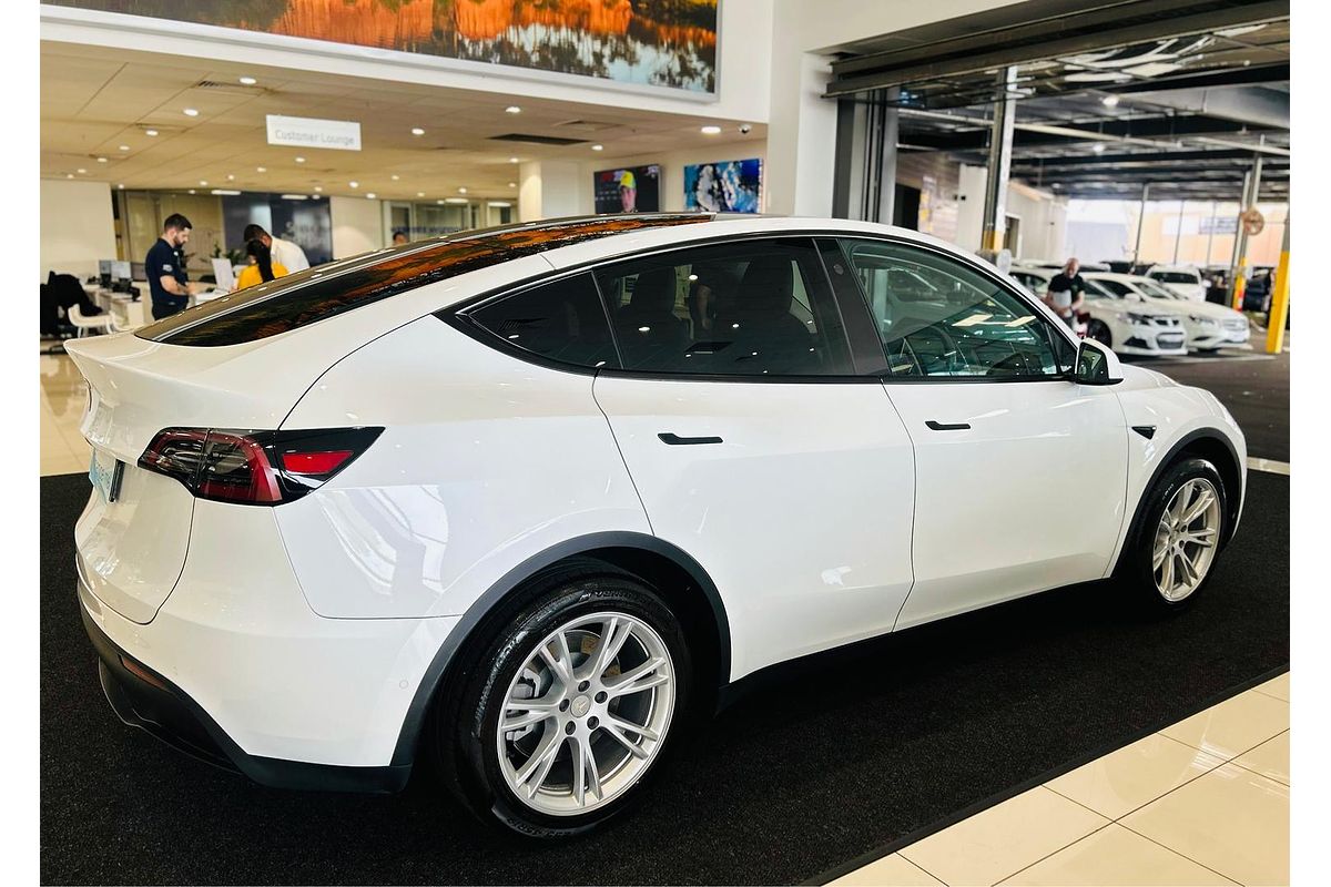 2023 Tesla Model Y Rear-Wheel Drive