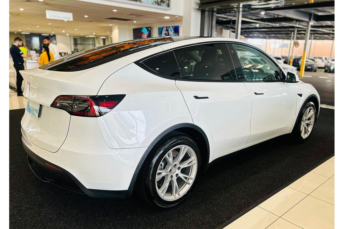 2023 Tesla Model Y Rear-Wheel Drive