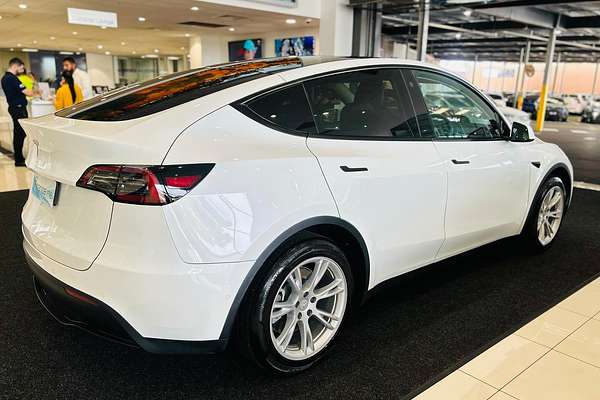 2023 Tesla Model Y Rear-Wheel Drive