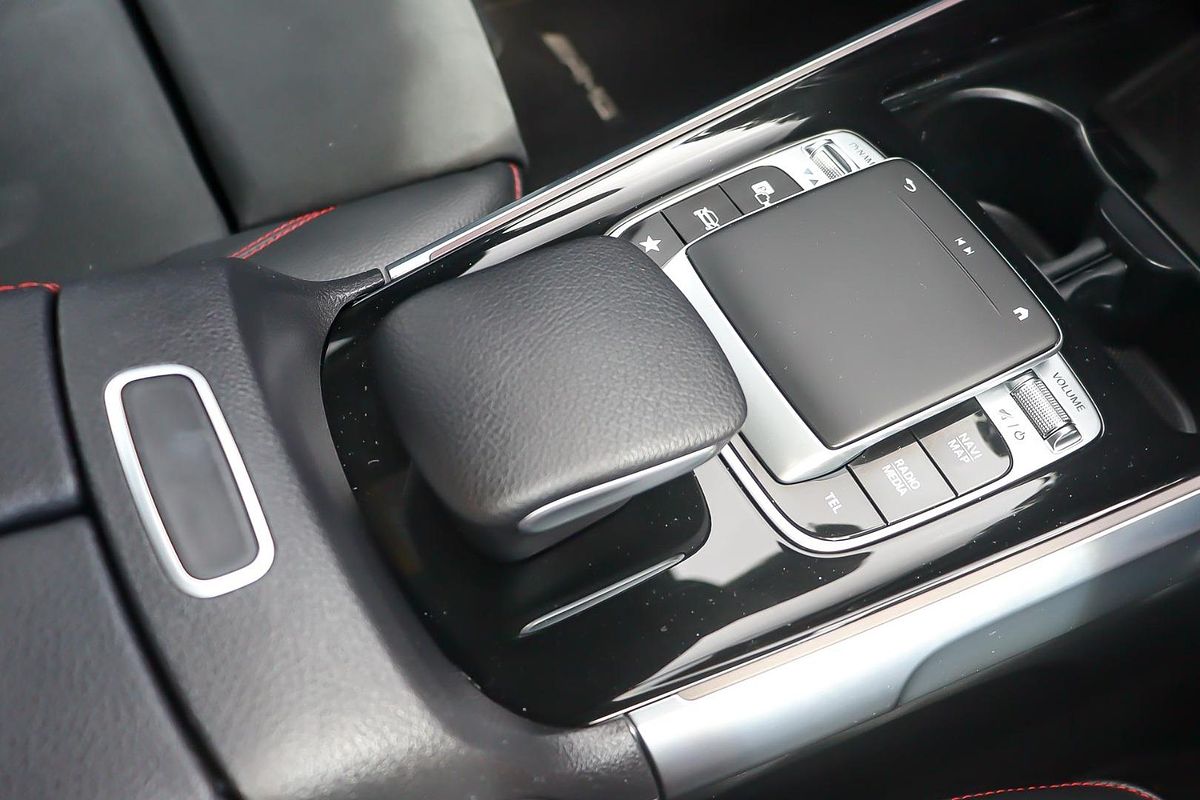 2021 Mercedes-Benz GLB-Class GLB200 X247