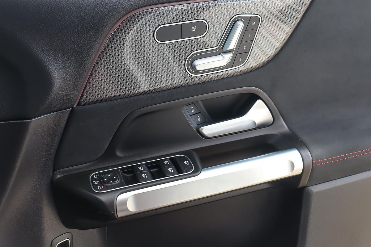 2021 Mercedes-Benz GLB-Class GLB200 X247