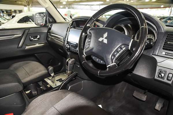 2016 Mitsubishi Pajero GLX NX