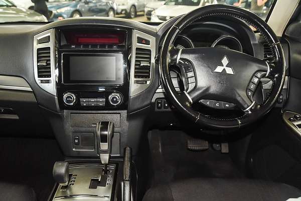 2016 Mitsubishi Pajero GLX NX