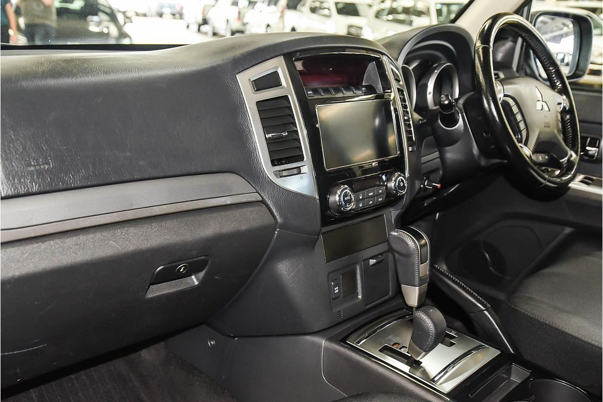 2016 Mitsubishi Pajero GLX NX