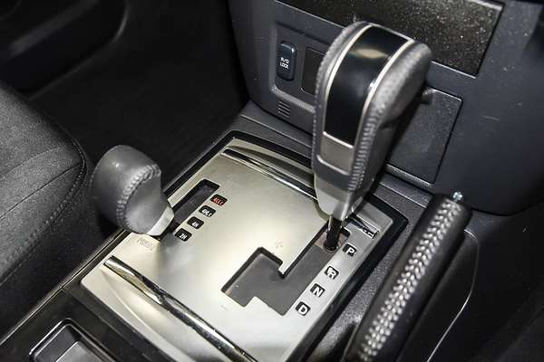 2016 Mitsubishi Pajero GLX NX