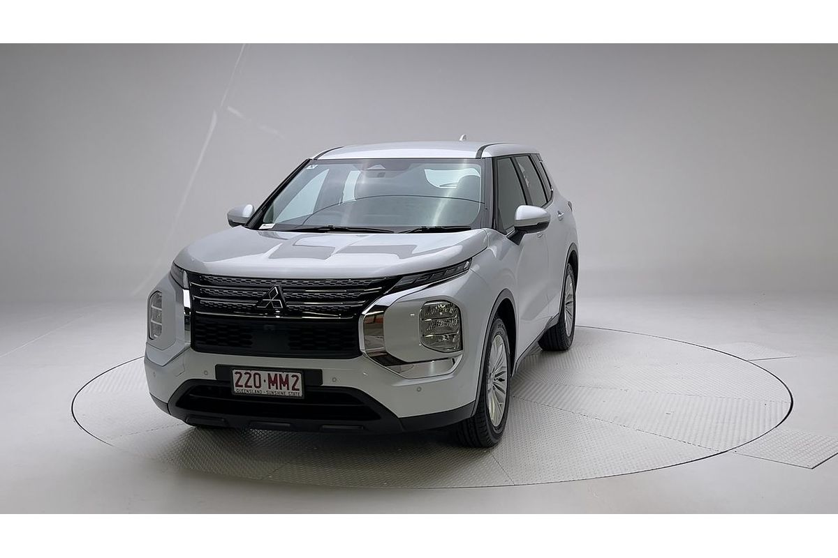 2023 Mitsubishi Outlander ES ZM