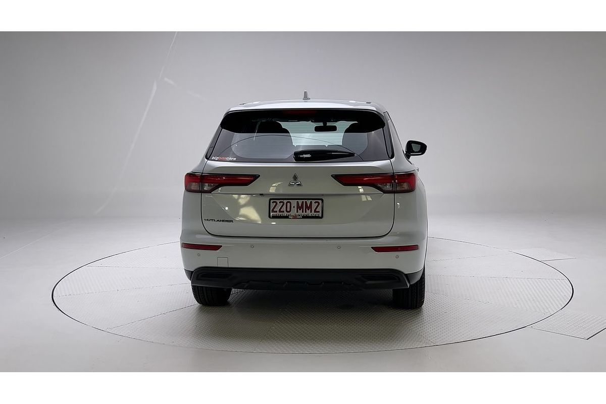 2023 Mitsubishi Outlander ES ZM