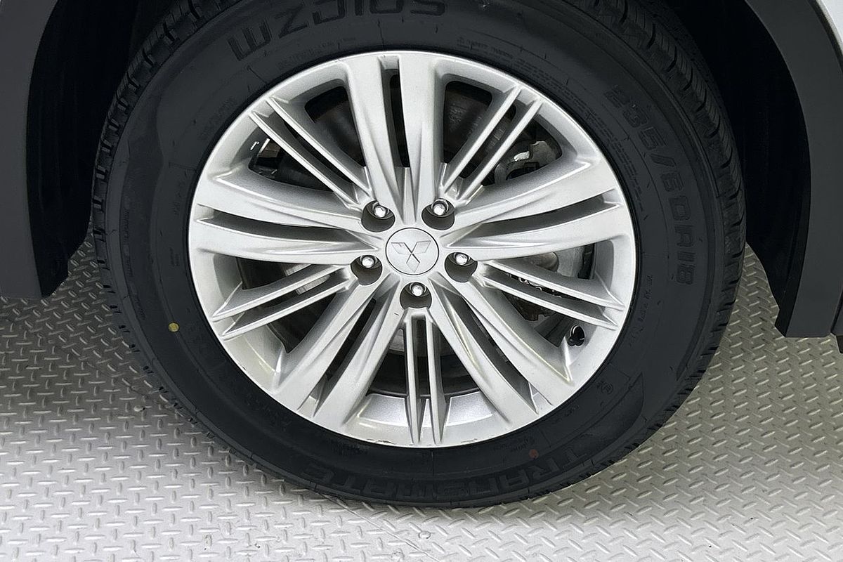 2023 Mitsubishi Outlander ES ZM
