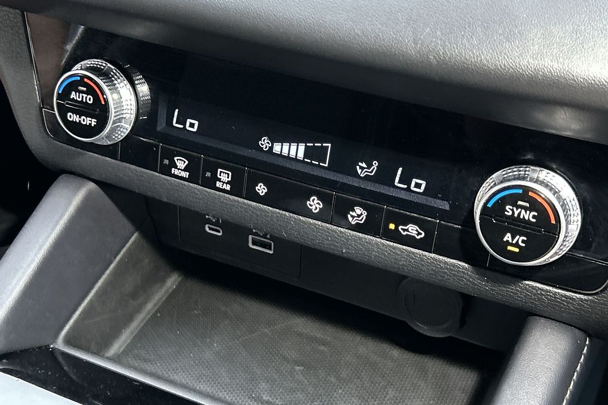 2023 Mitsubishi Outlander ES ZM