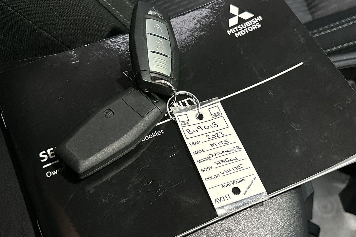 2023 Mitsubishi Outlander ES ZM