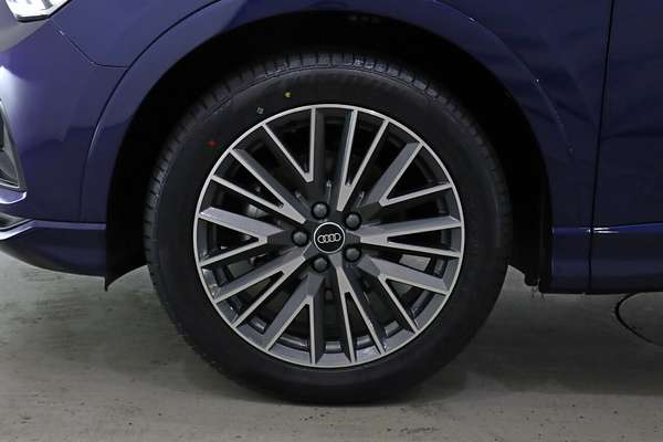 2023 Audi Q3 35 TFSI Dynamic Black F3