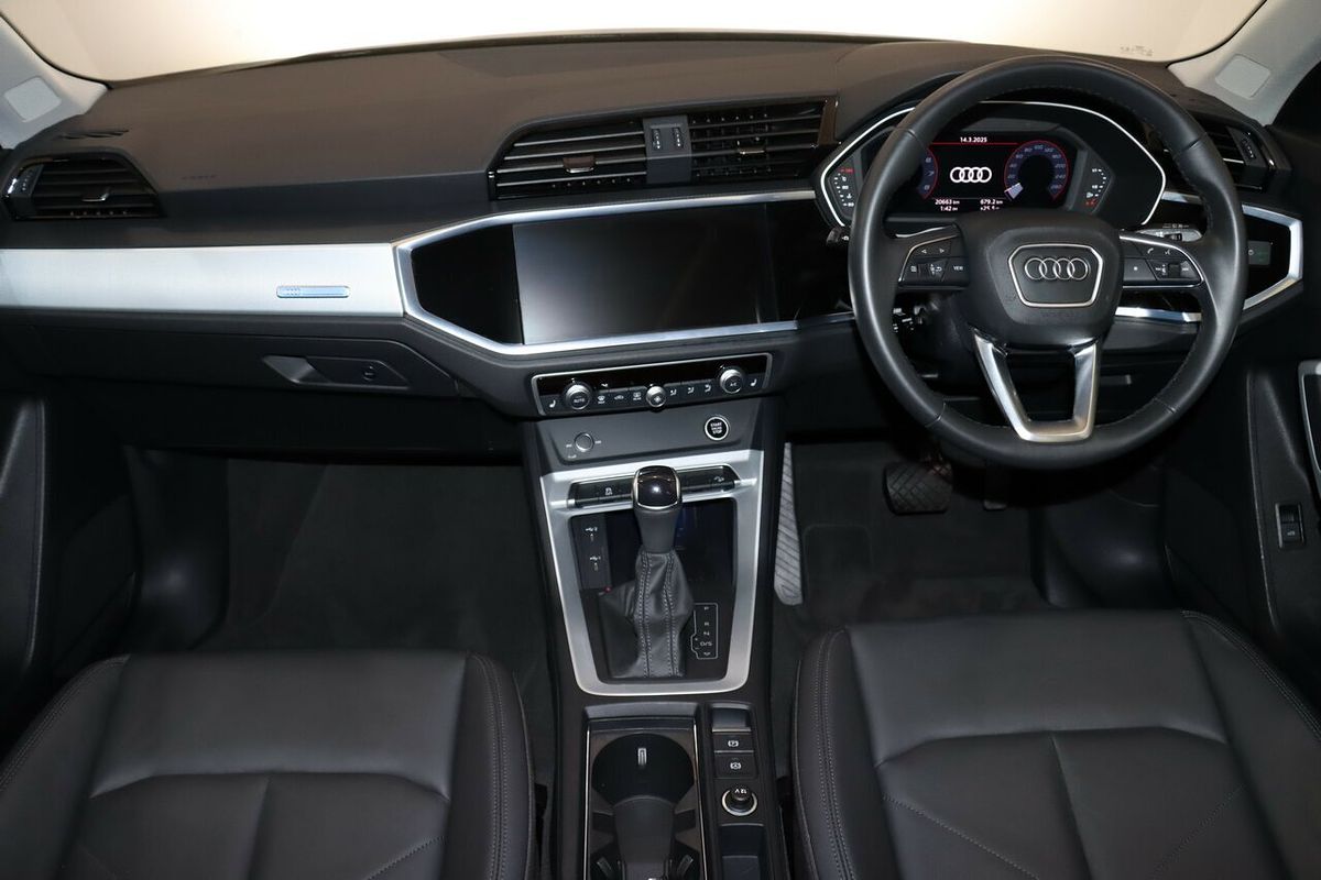 2023 Audi Q3 35 TFSI Dynamic Black F3