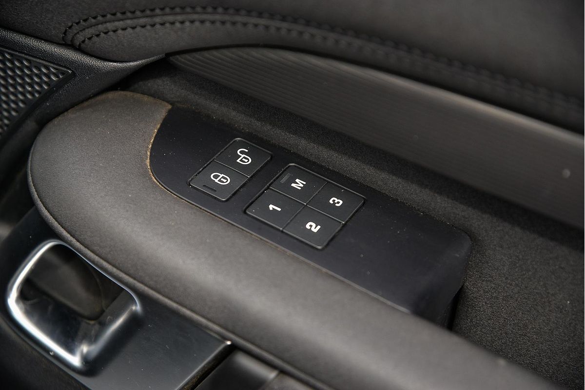 2019 Land Rover Discovery SD6 HSE Series 5