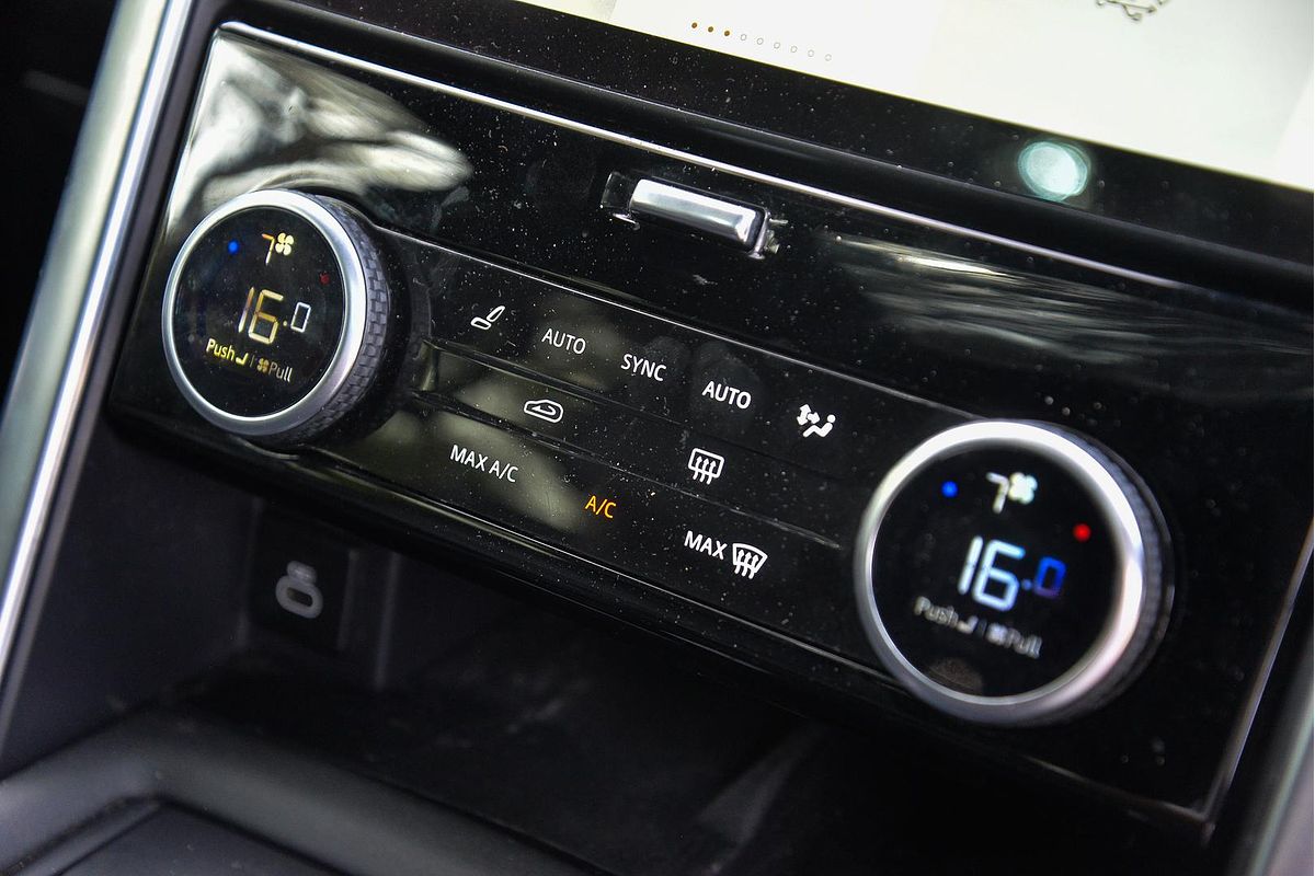 2022 Land Rover Discovery P360 R-Dynamic HSE Series 5