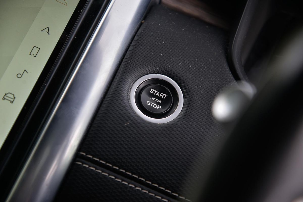 2022 Land Rover Discovery P360 R-Dynamic HSE Series 5
