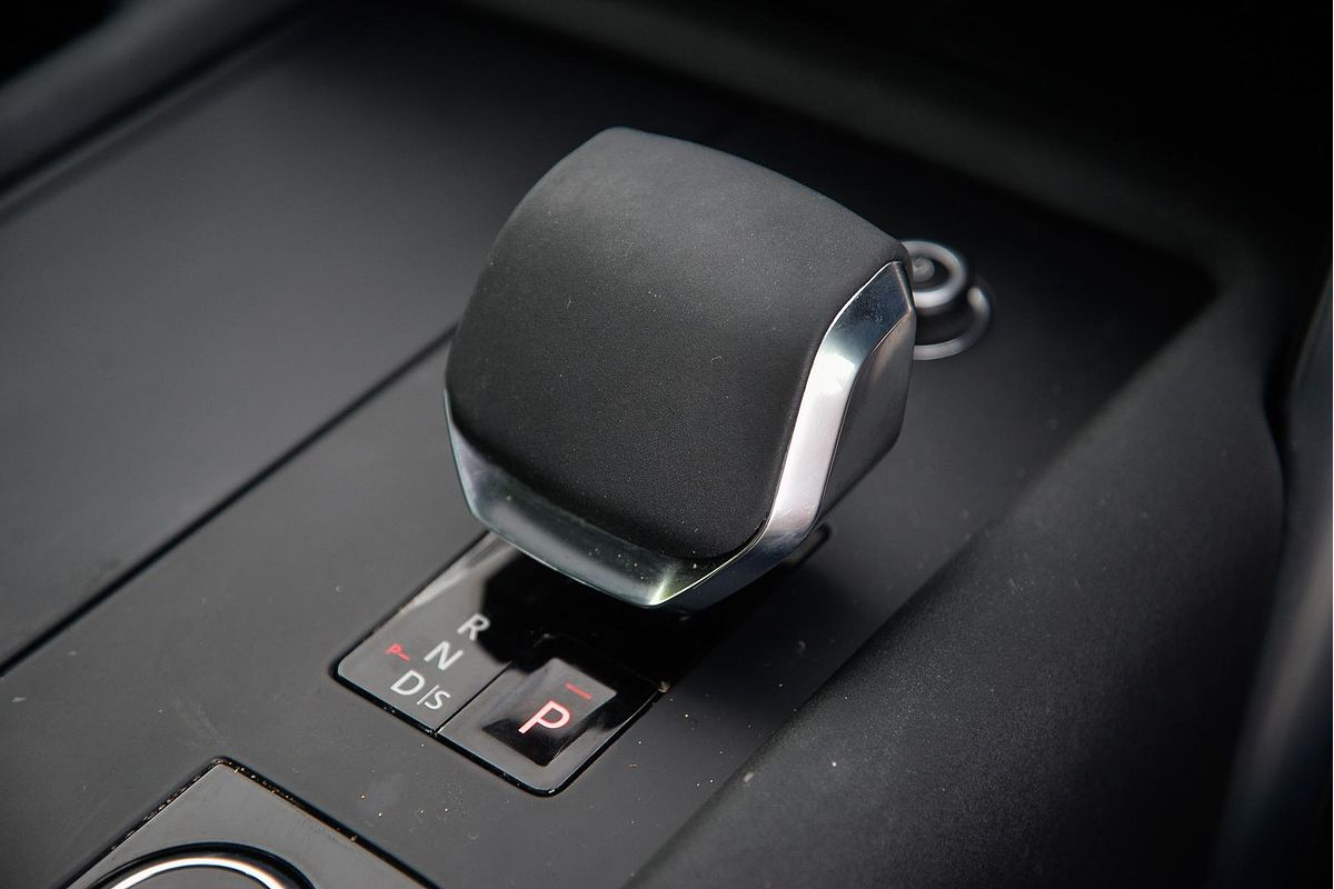 2022 Land Rover Discovery P360 R-Dynamic HSE Series 5