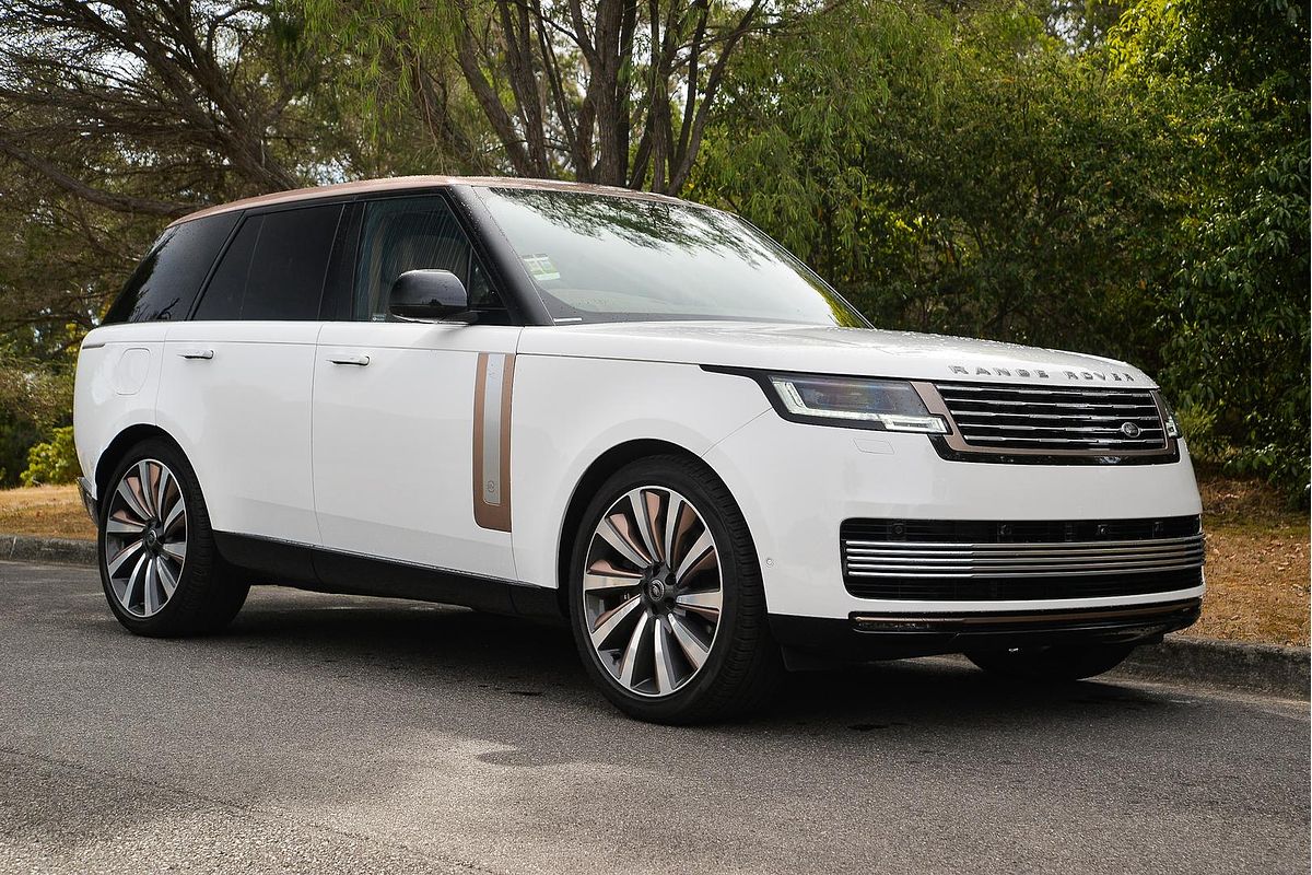 2024 Land Rover Range Rover P615 SV L460