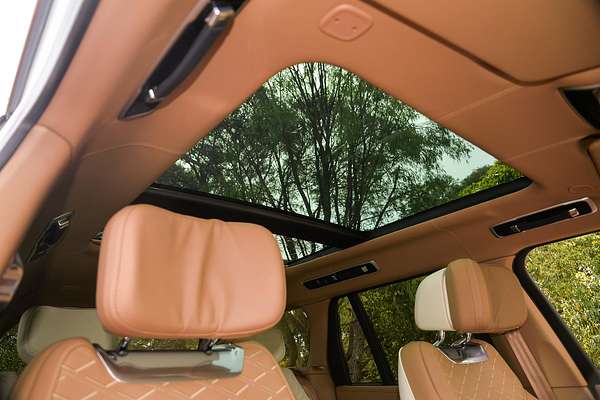 2024 Land Rover Range Rover P615 SV L460