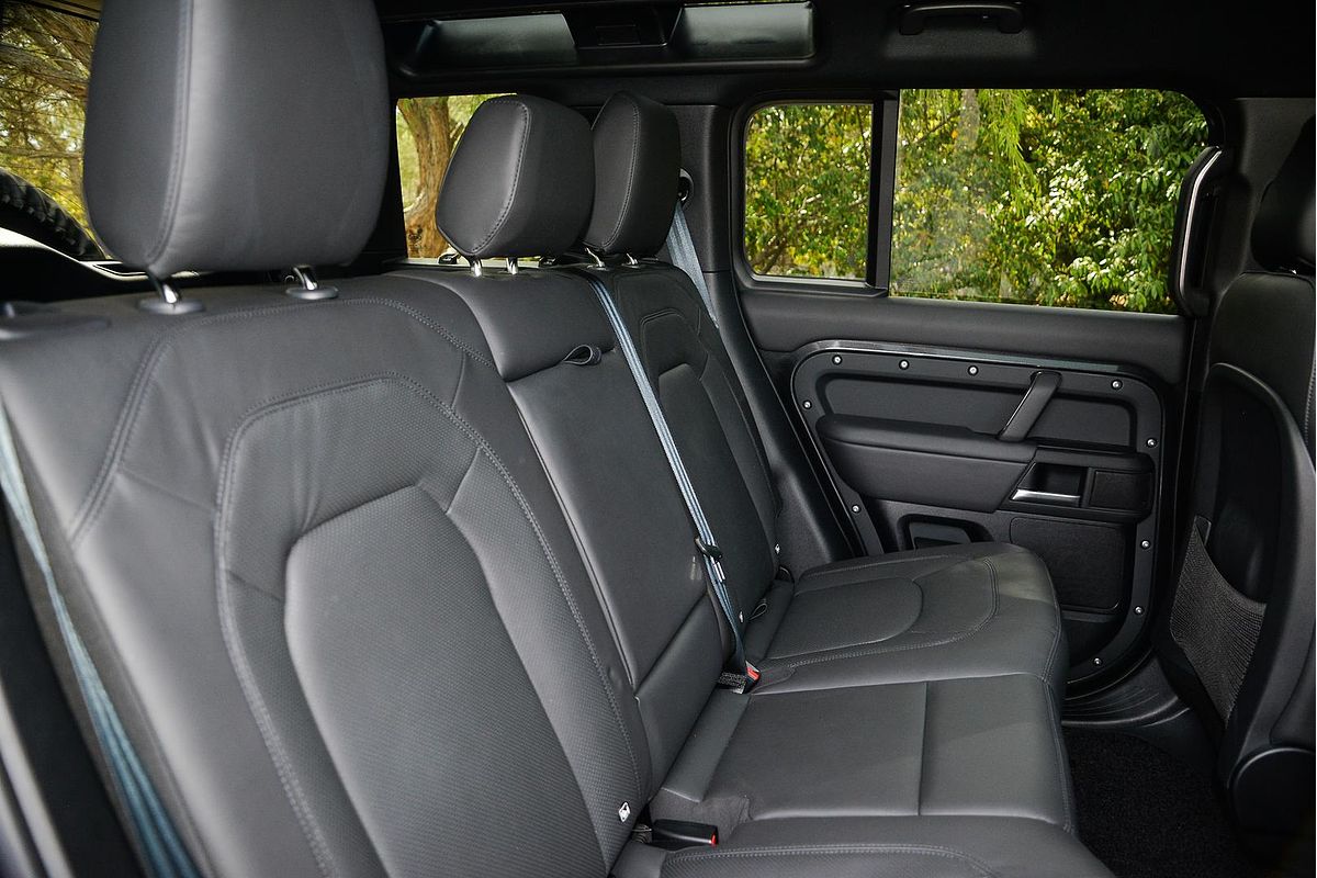 2025 Land Rover Defender 110 D350 X-Dynamic HSE L663
