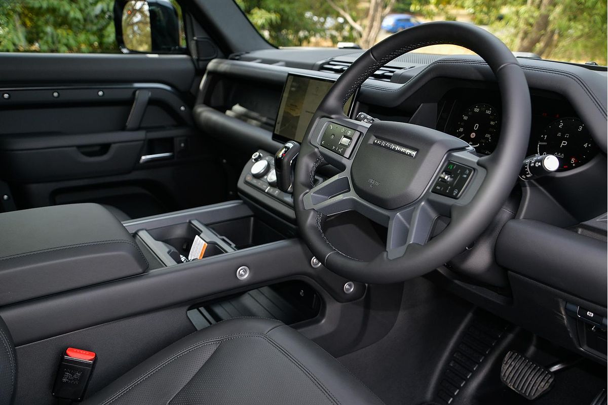 2025 Land Rover Defender 110 D350 X-Dynamic HSE L663