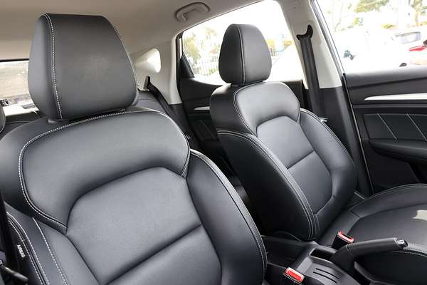 2020 MG ZS Essence AZS1