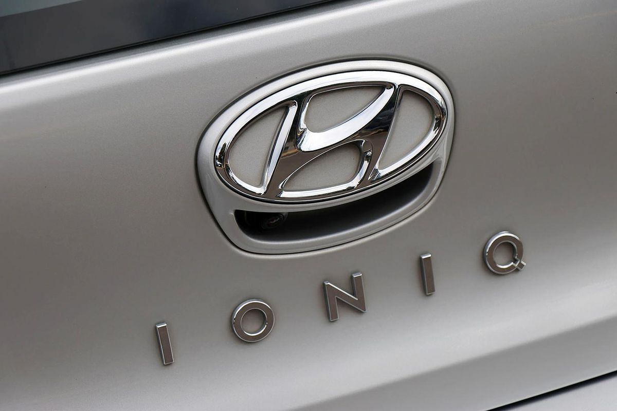 2019 Hyundai IONIQ Electric Premium AE.2