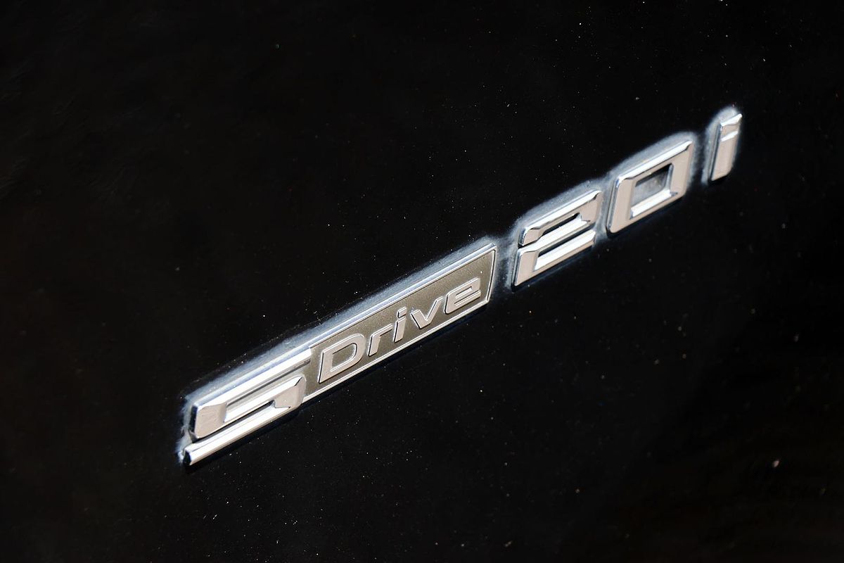 2016 BMW X1 sDrive20i F48
