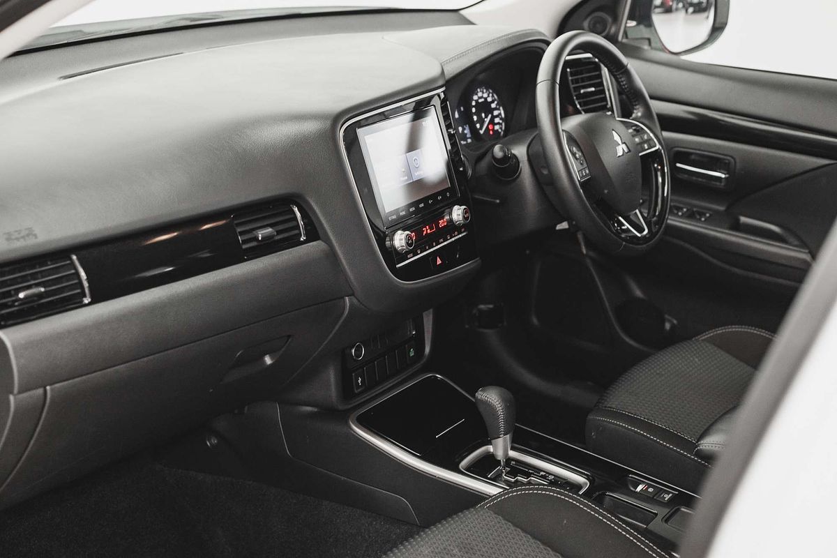 2020 Mitsubishi Outlander ES ZL