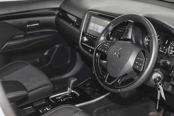 2020 Mitsubishi Outlander ES ZL