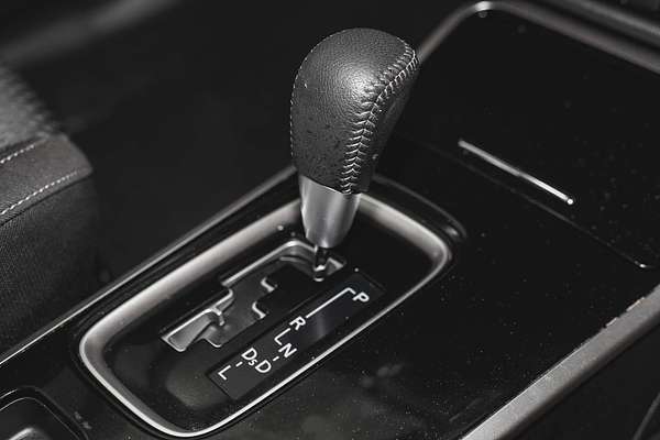 2020 Mitsubishi Outlander ES ZL