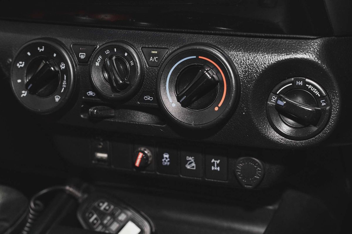 2019 Toyota Hilux SR GUN126R 4X4
