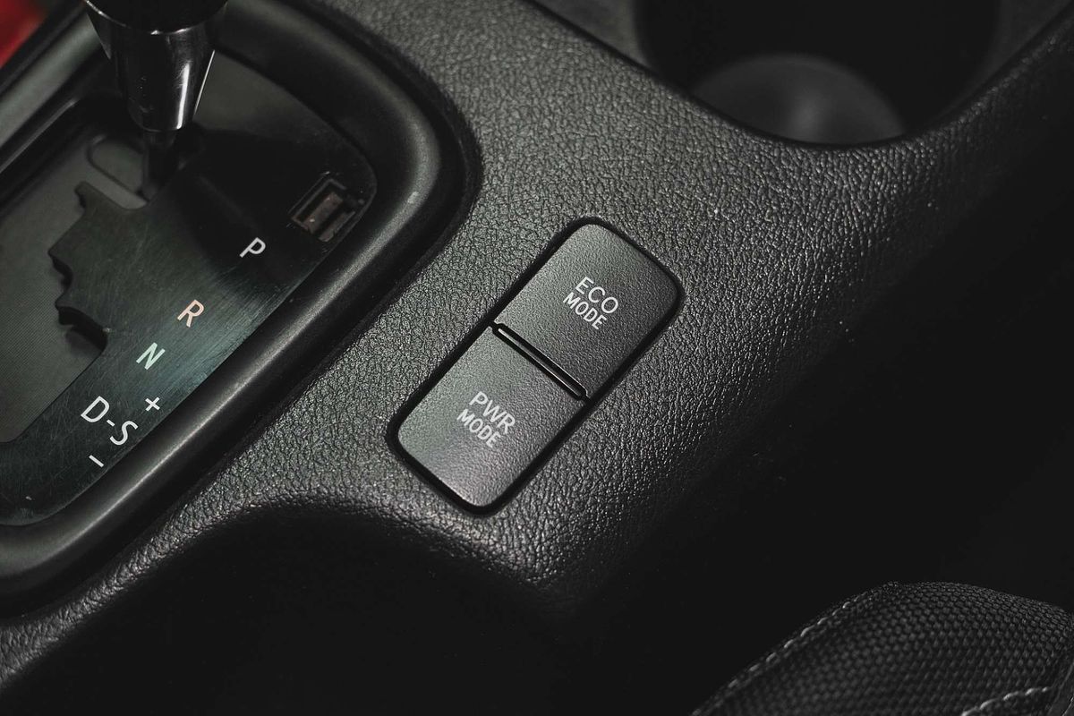 2019 Toyota Hilux SR GUN126R 4X4