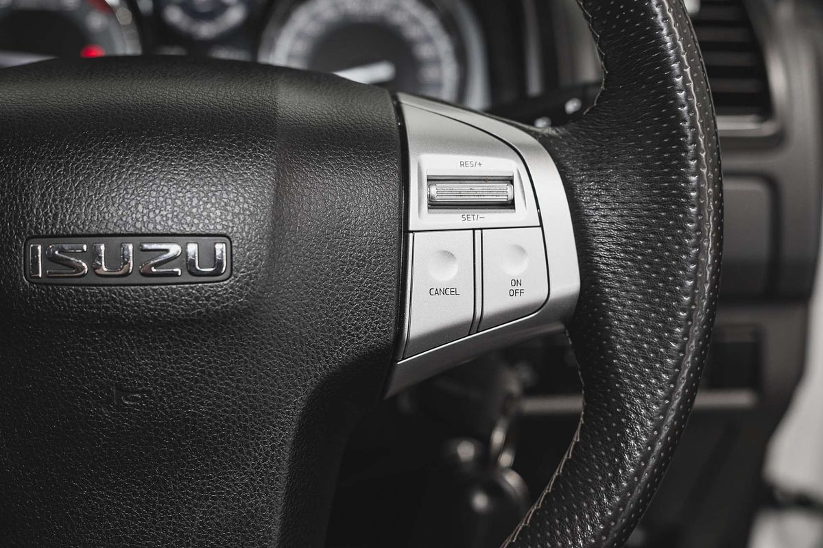 2018 Isuzu MU-X LS-M