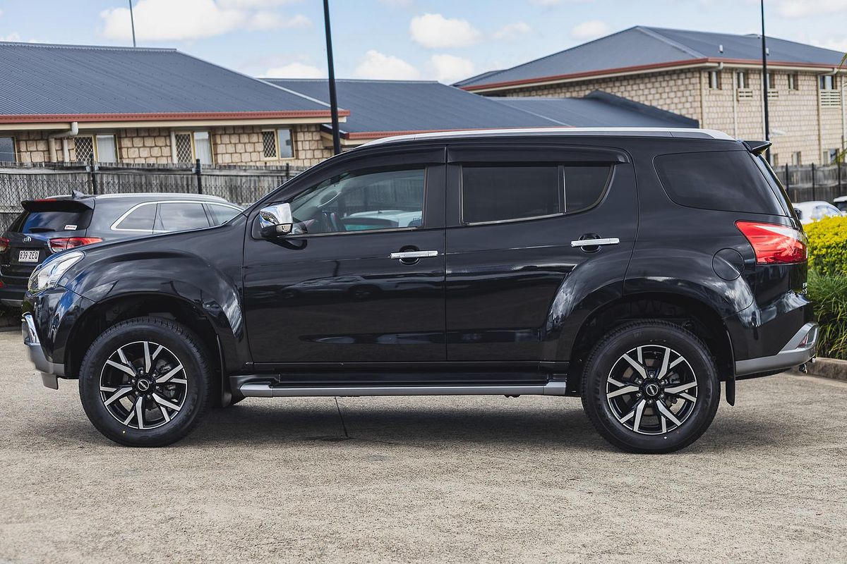 2021 Isuzu MU-X LS-T