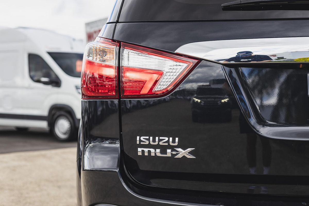 2021 Isuzu MU-X LS-T