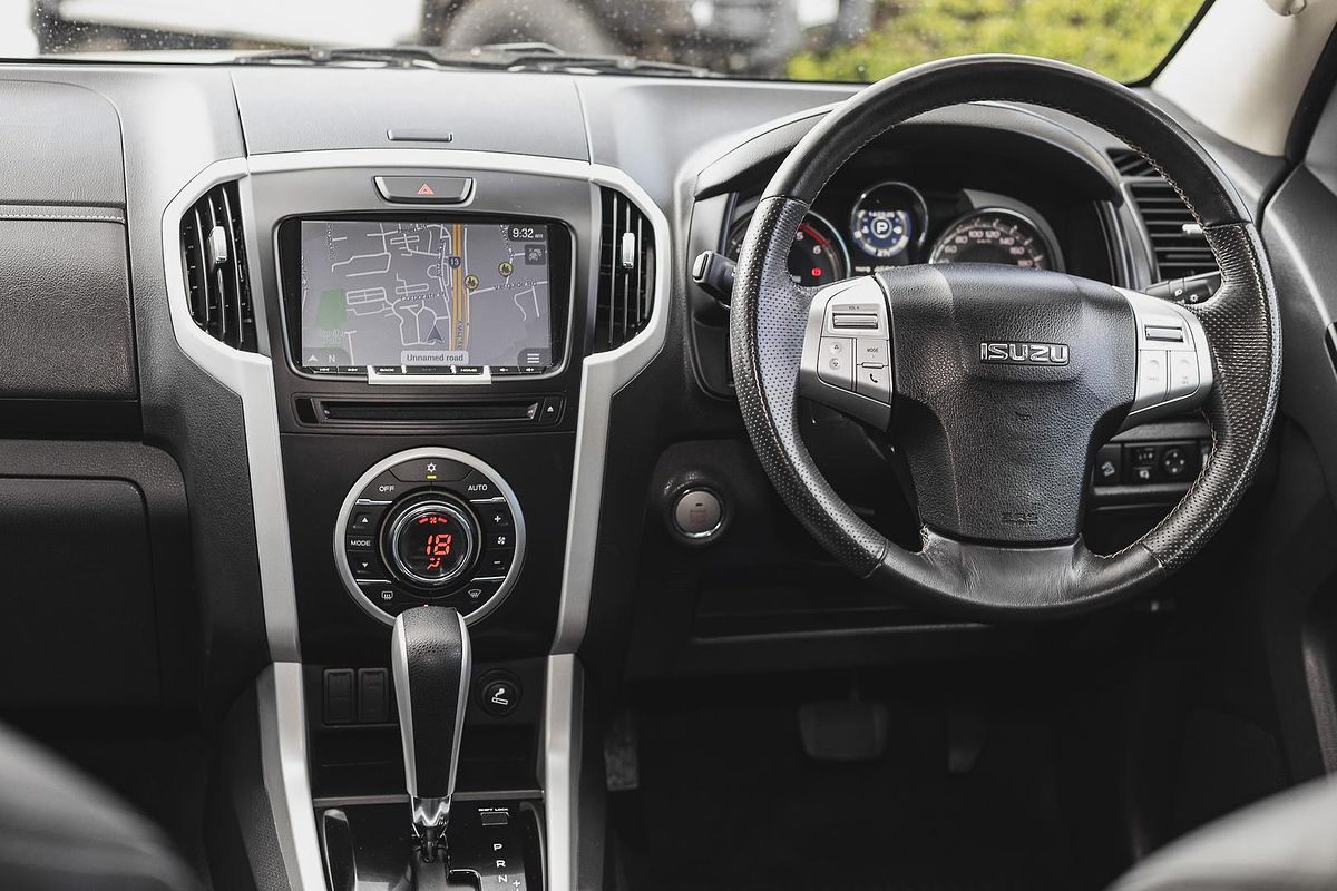 2021 Isuzu MU-X LS-T