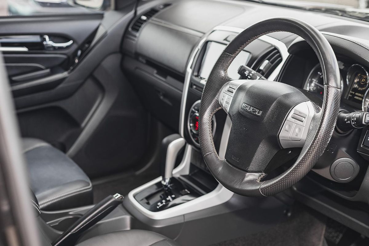 2021 Isuzu MU-X LS-T