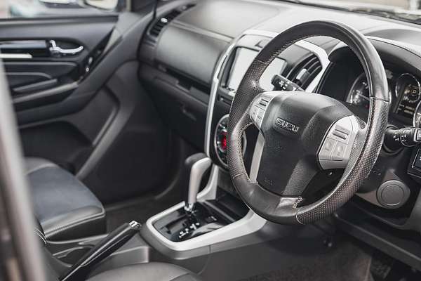 2021 Isuzu MU-X LS-T