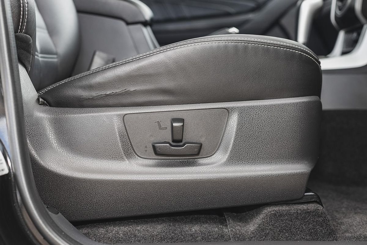 2021 Isuzu MU-X LS-T