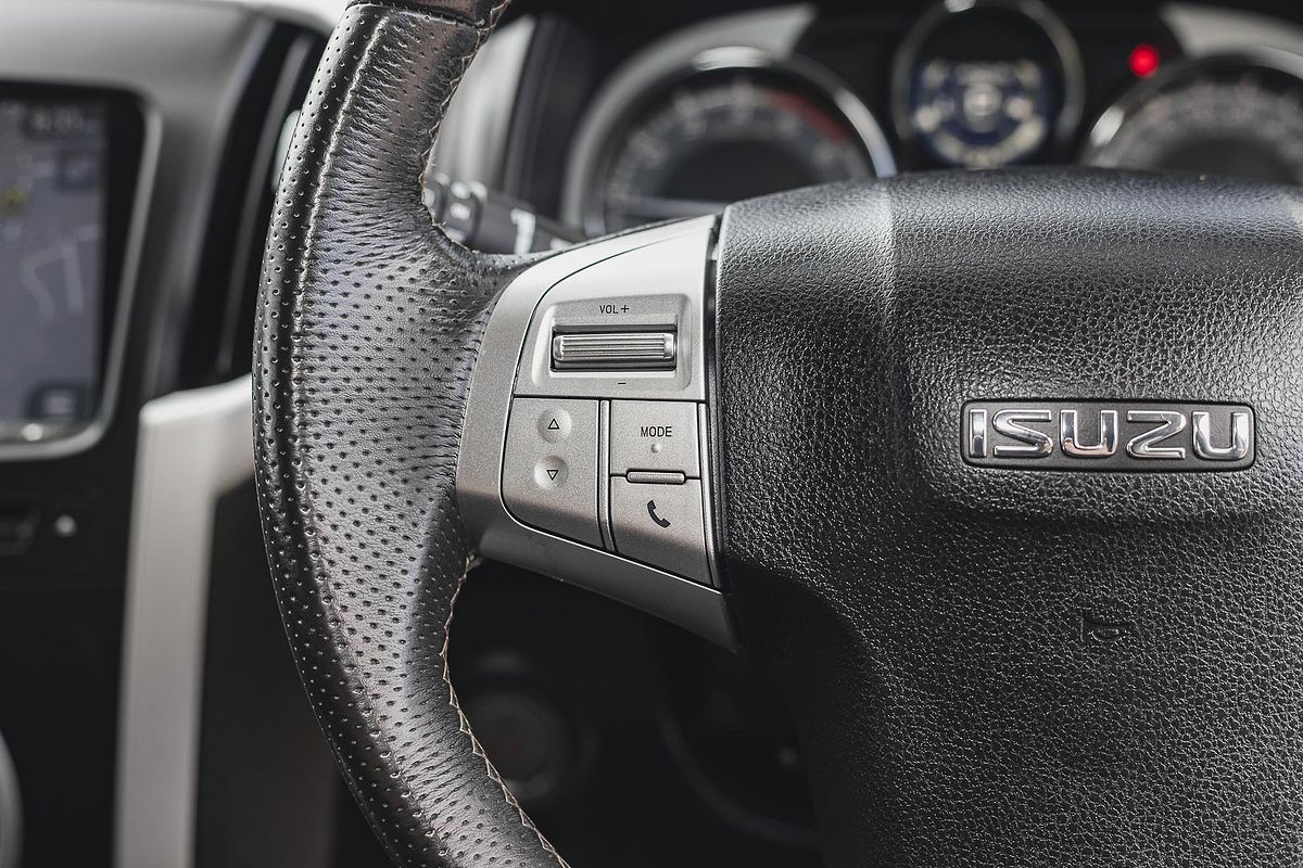 2021 Isuzu MU-X LS-T