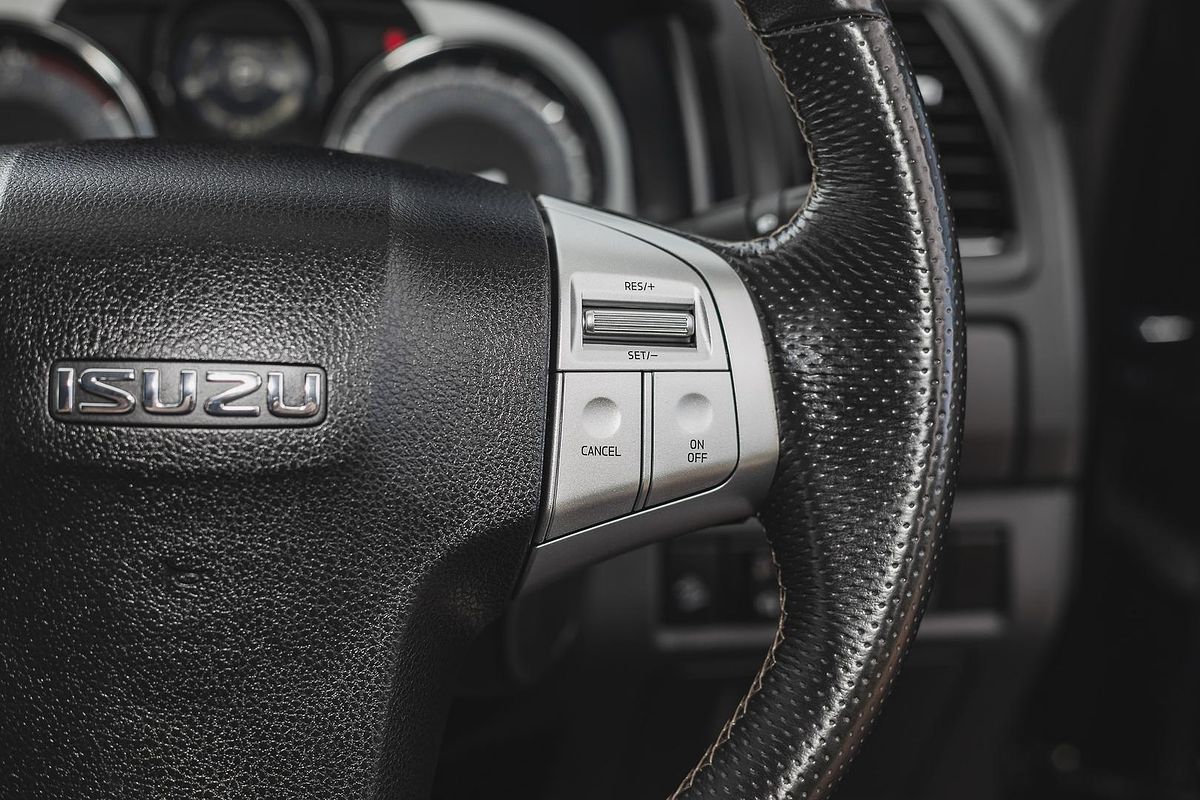 2021 Isuzu MU-X LS-T