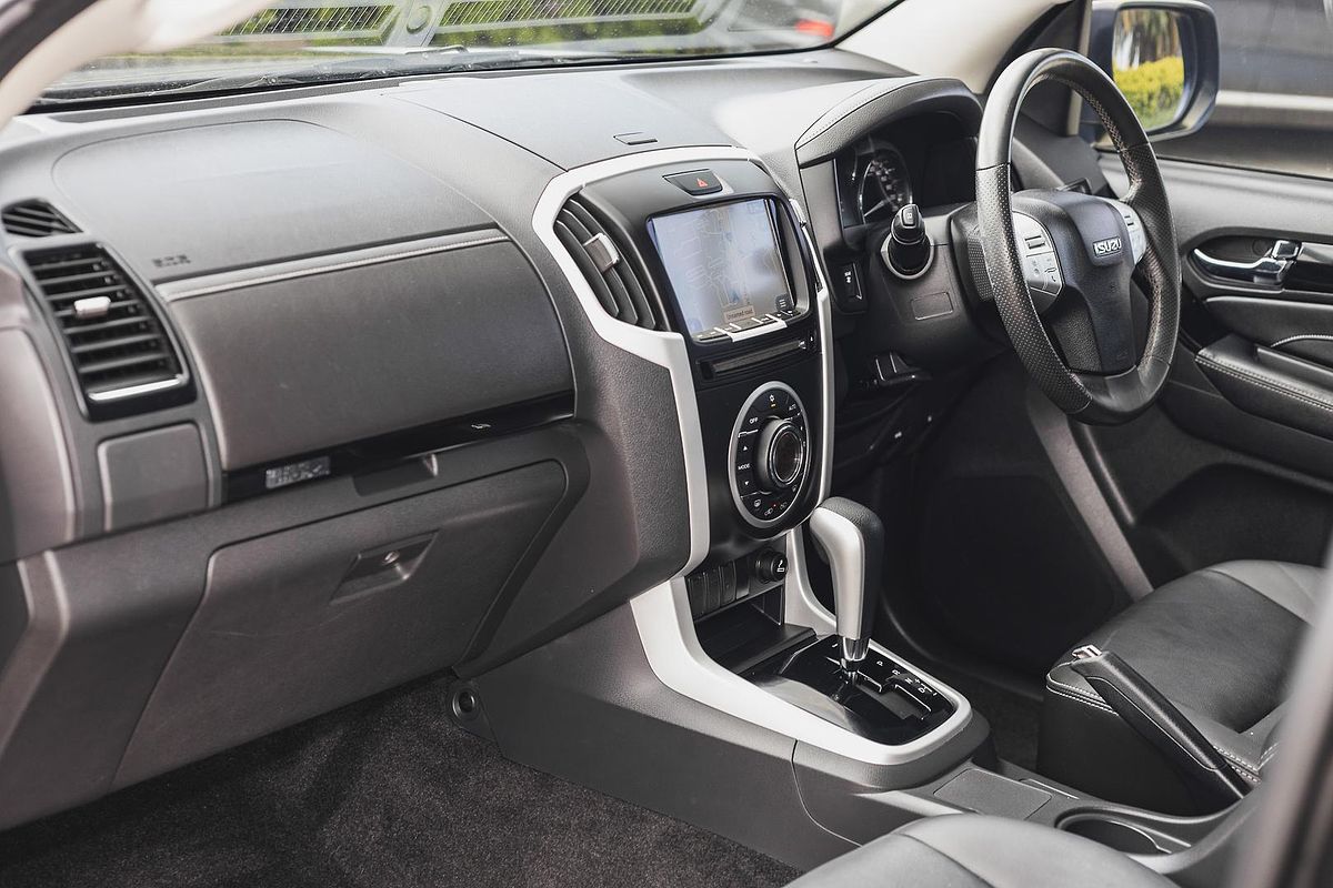 2021 Isuzu MU-X LS-T